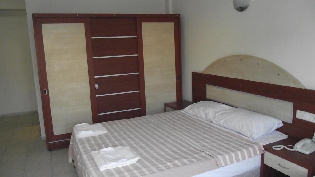 Ado Beach Hotel Turgutreis Quarto foto